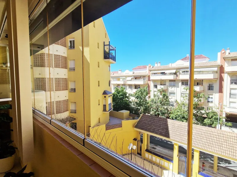 Apartment - Middle Floor Apartment в продаже в Benalmadena, Málaga. В доме 2 спален и 1 ванных комнат. Площадь дома 77 м²