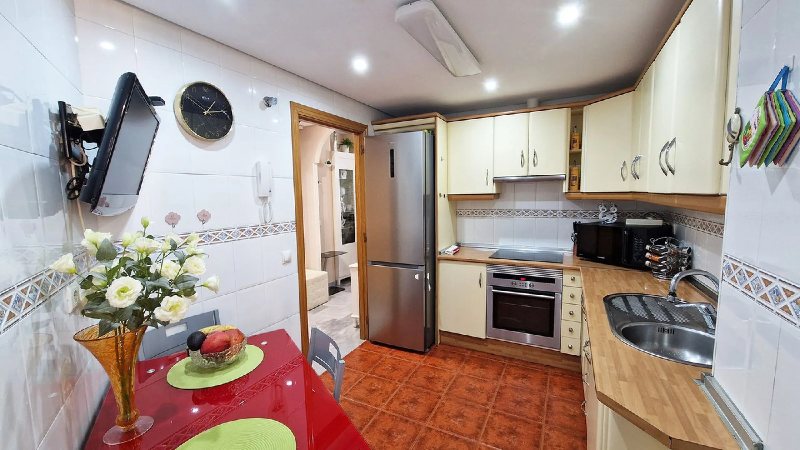 Apartment - Middle Floor Apartment в продаже в Benalmadena, Málaga. В доме 2 спален и 1 ванных комнат. Площадь дома 77 м²
