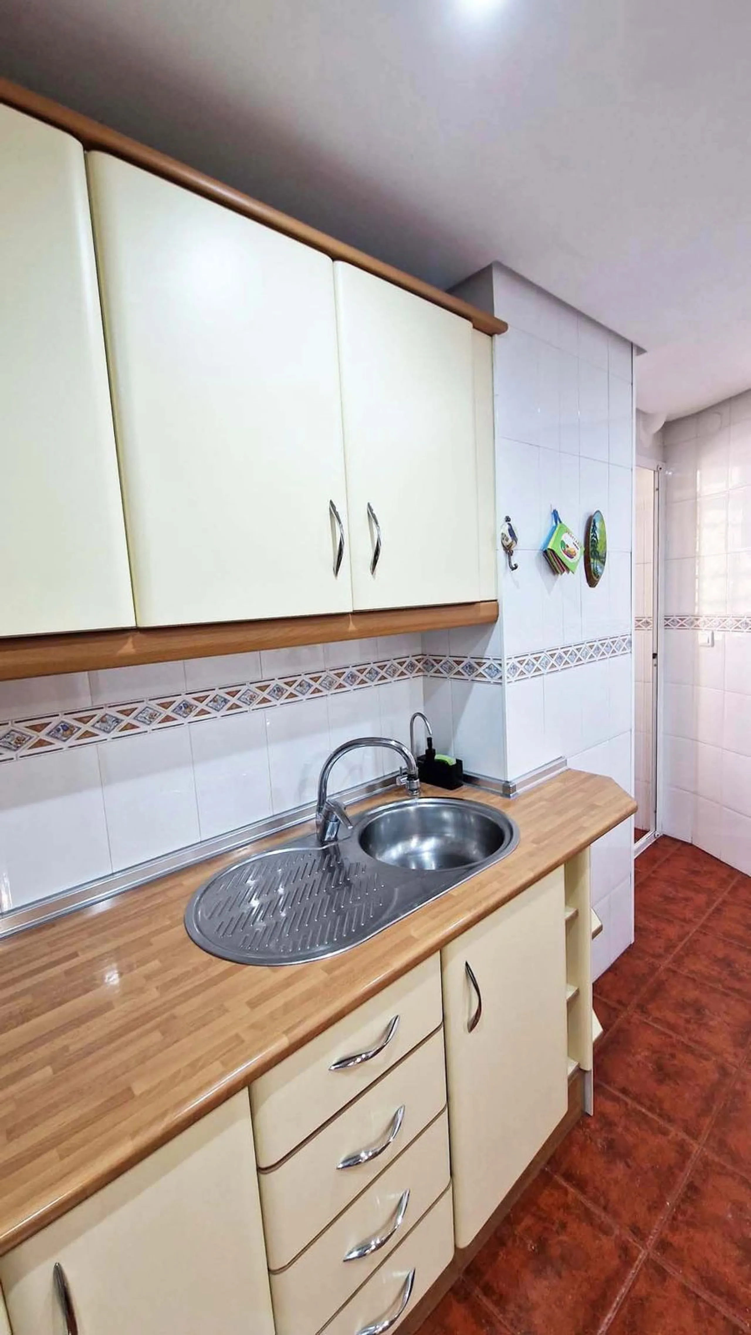 Apartment - Middle Floor Apartment в продаже в Benalmadena, Málaga. В доме 2 спален и 1 ванных комнат. Площадь дома 77 м²