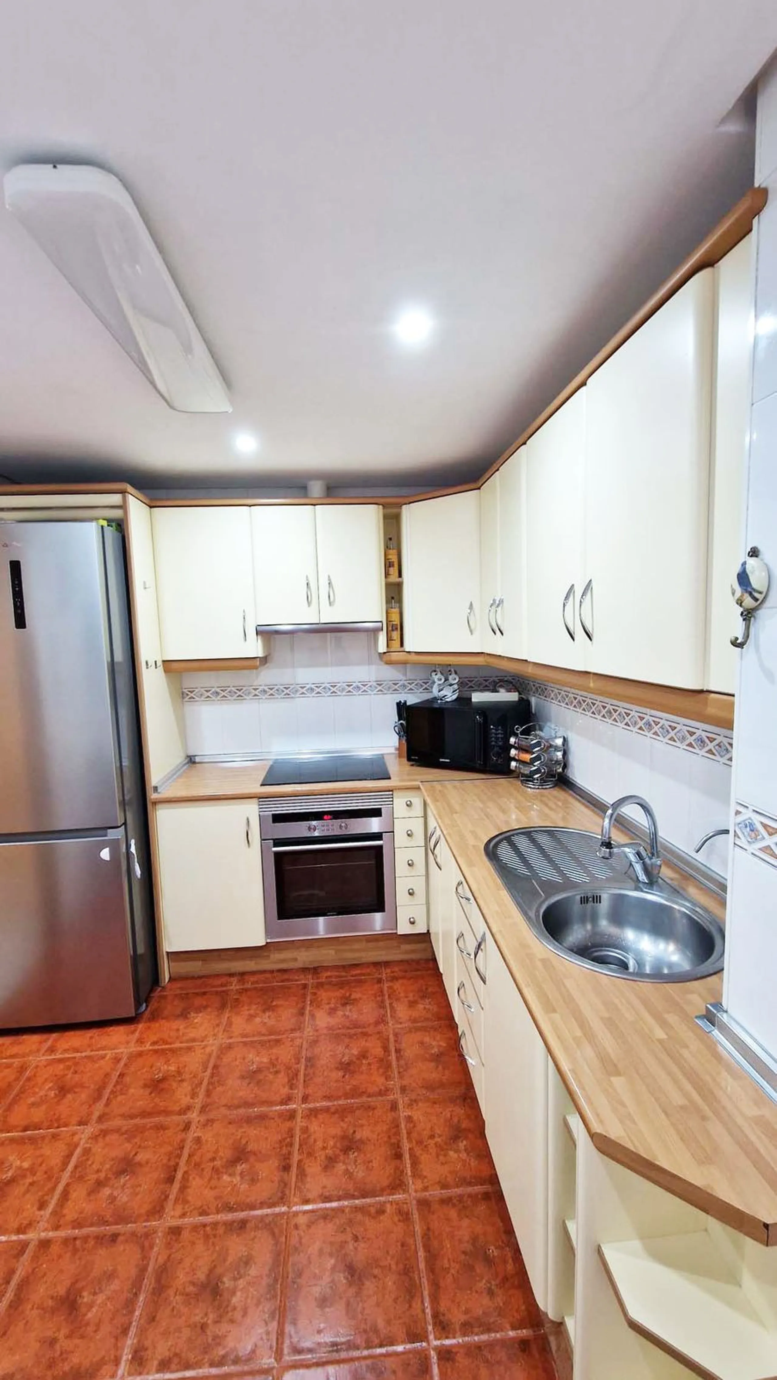 Apartment - Middle Floor Apartment в продаже в Benalmadena, Málaga. В доме 2 спален и 1 ванных комнат. Площадь дома 77 м²