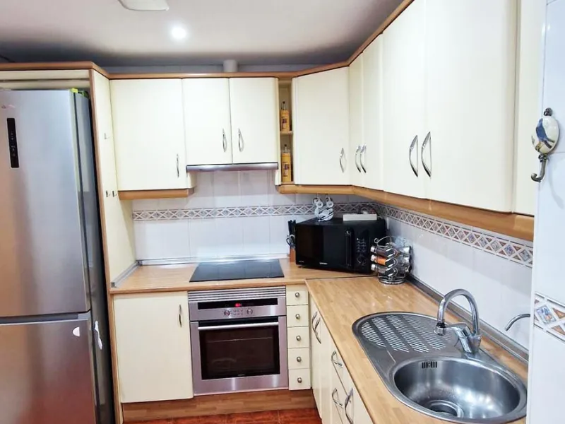 Apartment - Middle Floor Apartment в продаже в Benalmadena, Málaga. В доме 2 спален и 1 ванных комнат. Площадь дома 77 м²