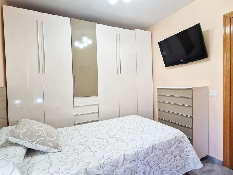 Apartment - Middle Floor Apartment в продаже в Benalmadena, Málaga. В доме 2 спален и 1 ванных комнат. Площадь дома 77 м²