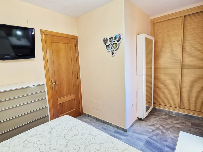 Apartment - Middle Floor Apartment в продаже в Benalmadena, Málaga. В доме 2 спален и 1 ванных комнат. Площадь дома 77 м²