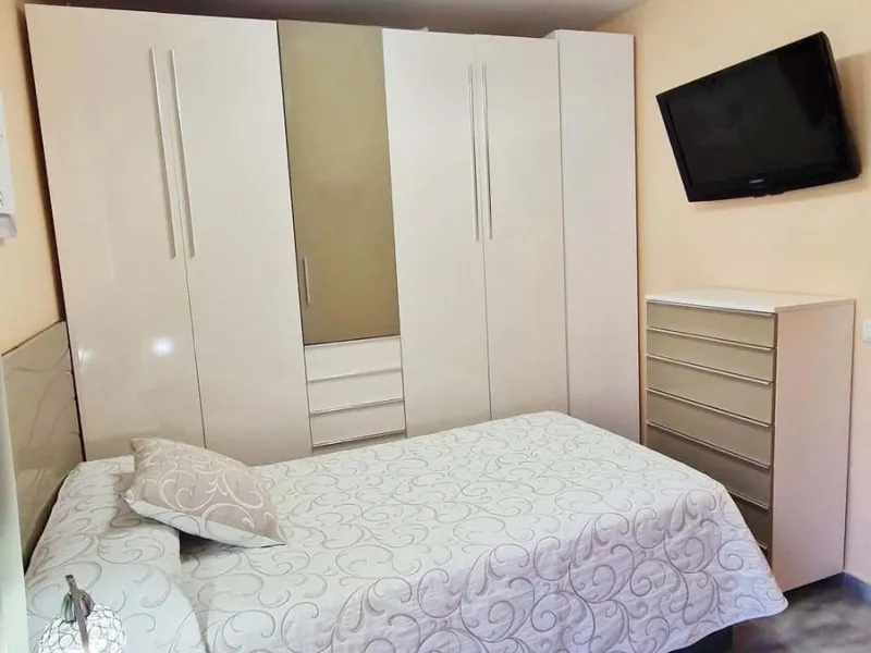 Apartment - Middle Floor Apartment в продаже в Benalmadena, Málaga. В доме 2 спален и 1 ванных комнат. Площадь дома 77 м²