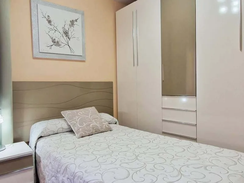 Apartment - Middle Floor Apartment в продаже в Benalmadena, Málaga. В доме 2 спален и 1 ванных комнат. Площадь дома 77 м²