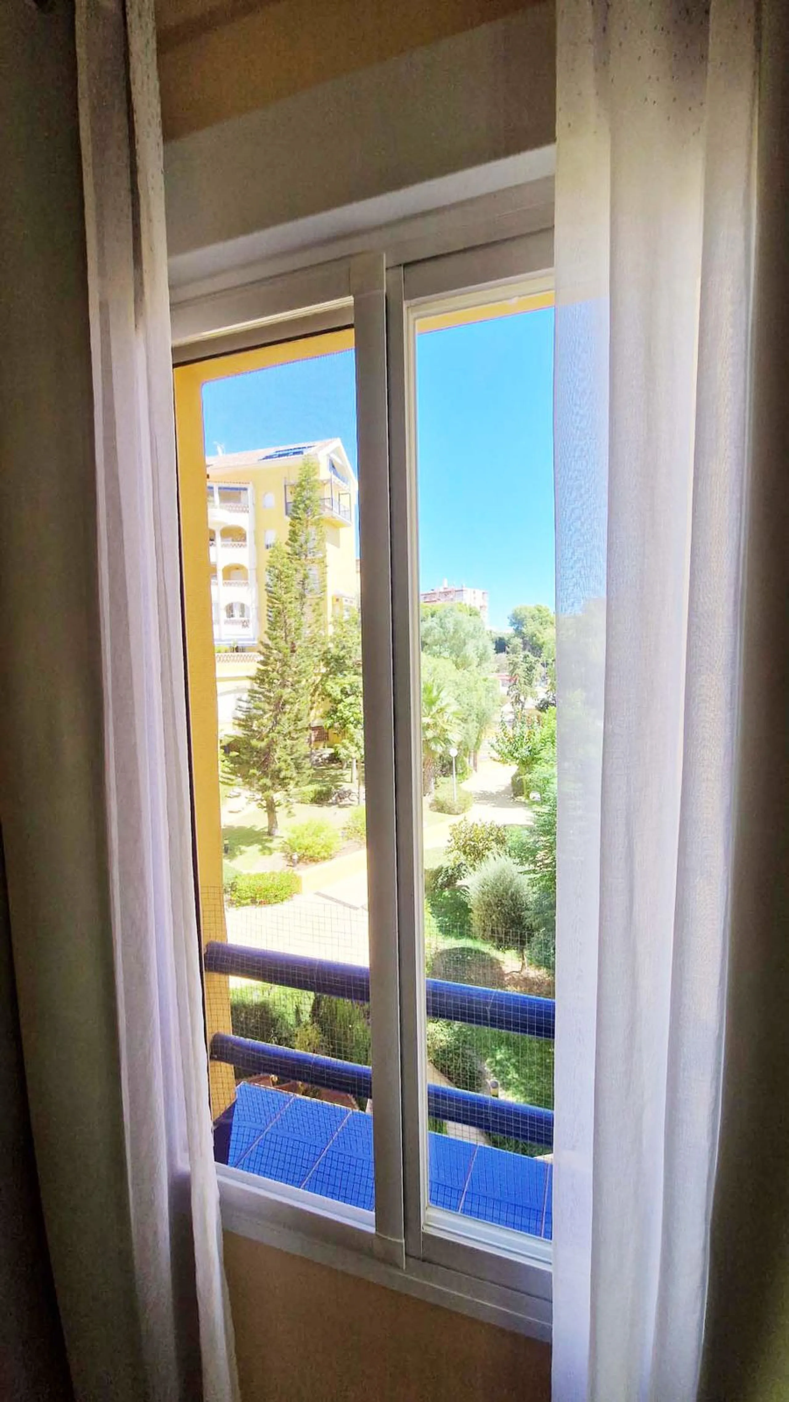 Apartment - Middle Floor Apartment в продаже в Benalmadena, Málaga. В доме 2 спален и 1 ванных комнат. Площадь дома 77 м²