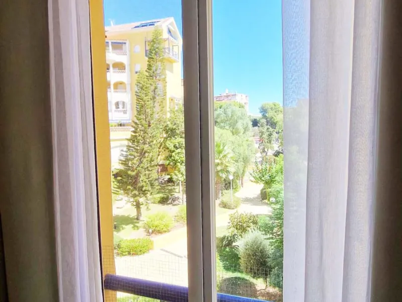 Apartment - Middle Floor Apartment в продаже в Benalmadena, Málaga. В доме 2 спален и 1 ванных комнат. Площадь дома 77 м²