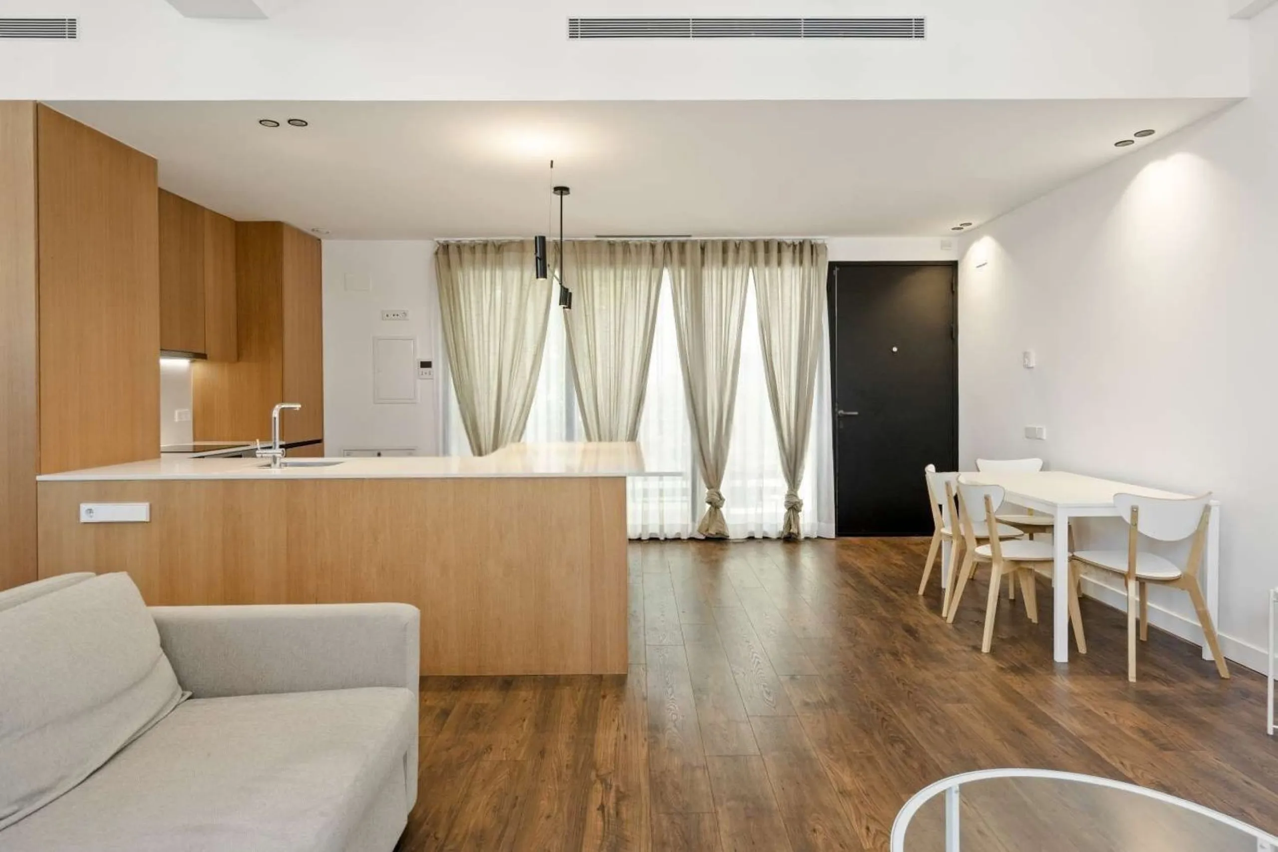 Industrial Loft with Private Rooftop Terrace in Poblenou, Barcelona