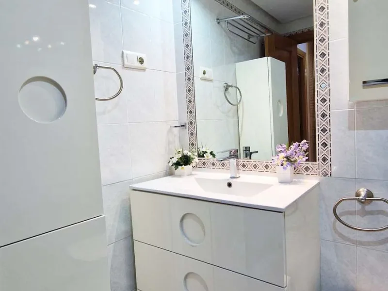 Apartment - Middle Floor Apartment в продаже в Benalmadena, Málaga. В доме 2 спален и 1 ванных комнат. Площадь дома 77 м²