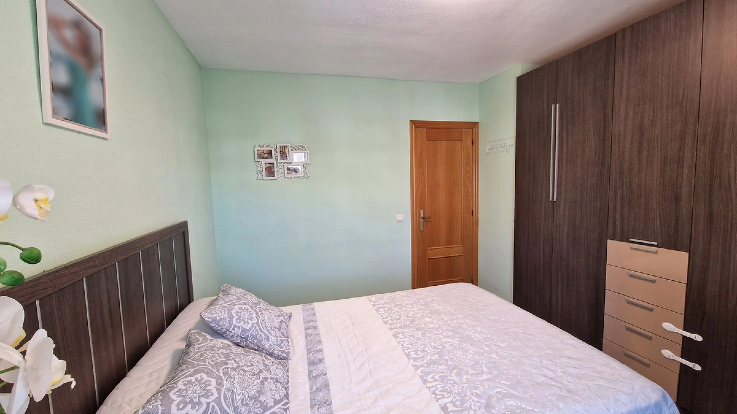 Apartment - Middle Floor Apartment в продаже в Benalmadena, Málaga. В доме 2 спален и 1 ванных комнат. Площадь дома 77 м²