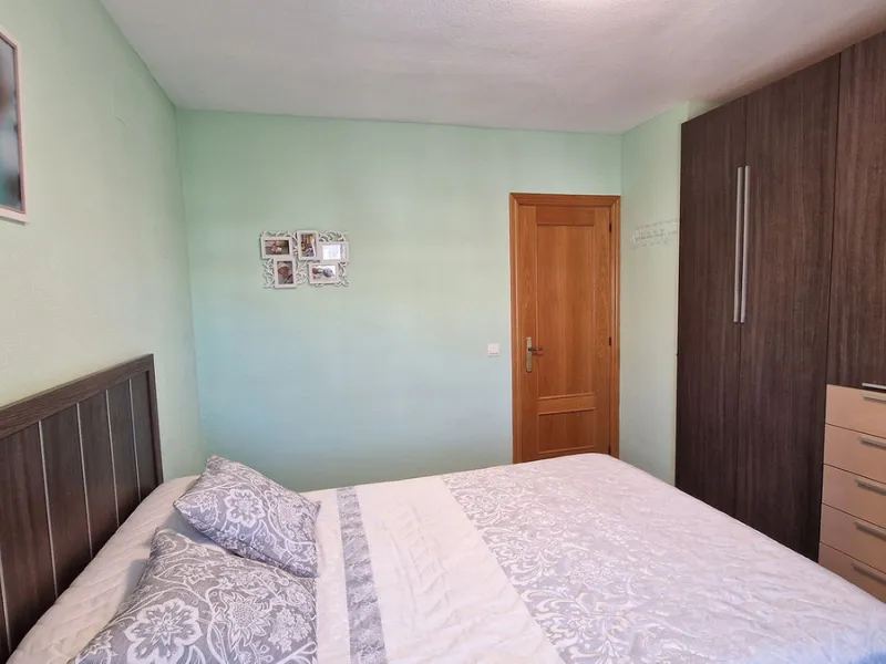 Apartment - Middle Floor Apartment в продаже в Benalmadena, Málaga. В доме 2 спален и 1 ванных комнат. Площадь дома 77 м²
