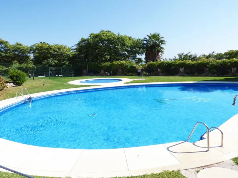 Apartment - Middle Floor Apartment в продаже в Benalmadena, Málaga. В доме 2 спален и 1 ванных комнат. Площадь дома 77 м²