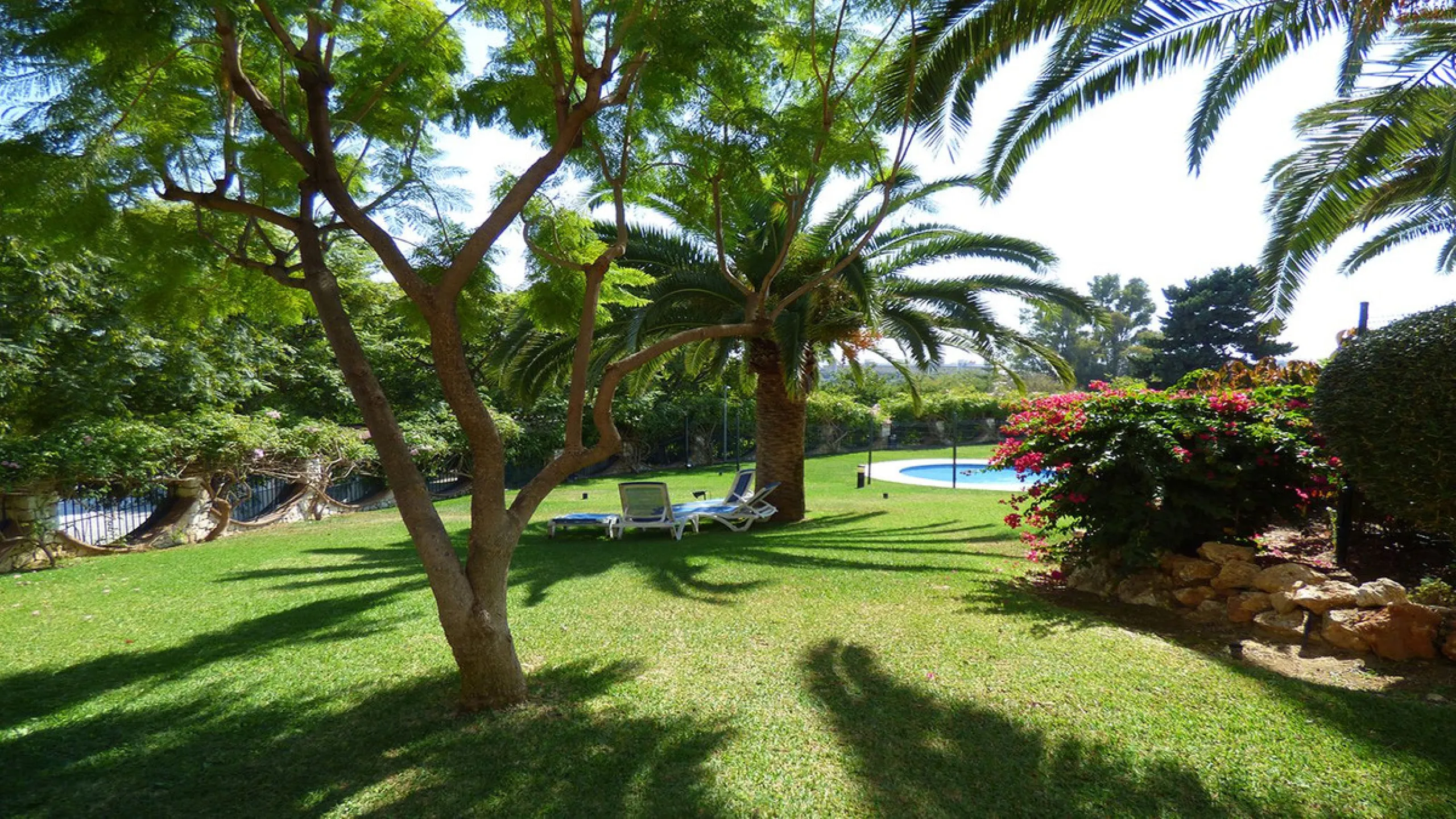 Apartment - Middle Floor Apartment в продаже в Benalmadena, Málaga. В доме 2 спален и 1 ванных комнат. Площадь дома 77 м²