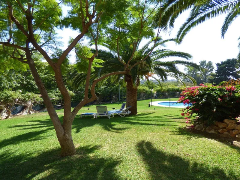 Apartment - Middle Floor Apartment в продаже в Benalmadena, Málaga. В доме 2 спален и 1 ванных комнат. Площадь дома 77 м²