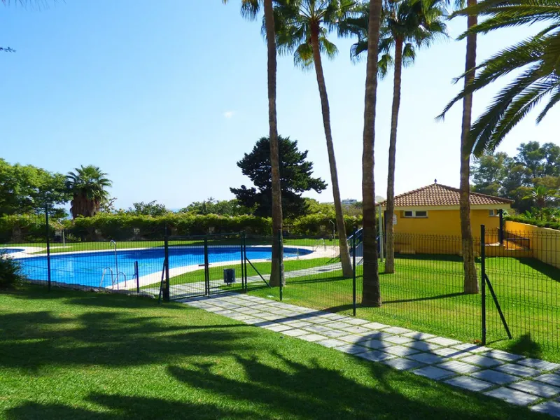 Apartment - Middle Floor Apartment в продаже в Benalmadena, Málaga. В доме 2 спален и 1 ванных комнат. Площадь дома 77 м²