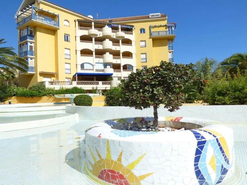 Apartment - Middle Floor Apartment в продаже в Benalmadena, Málaga. В доме 2 спален и 1 ванных комнат. Площадь дома 77 м²