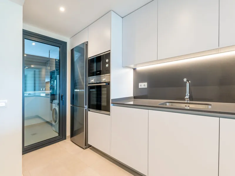 Modern newly build 2-bedroom apartment with golf & mountain Views