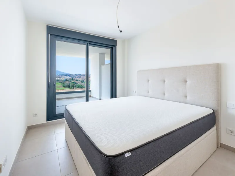 Modern newly build 2-bedroom apartment with golf & mountain Views