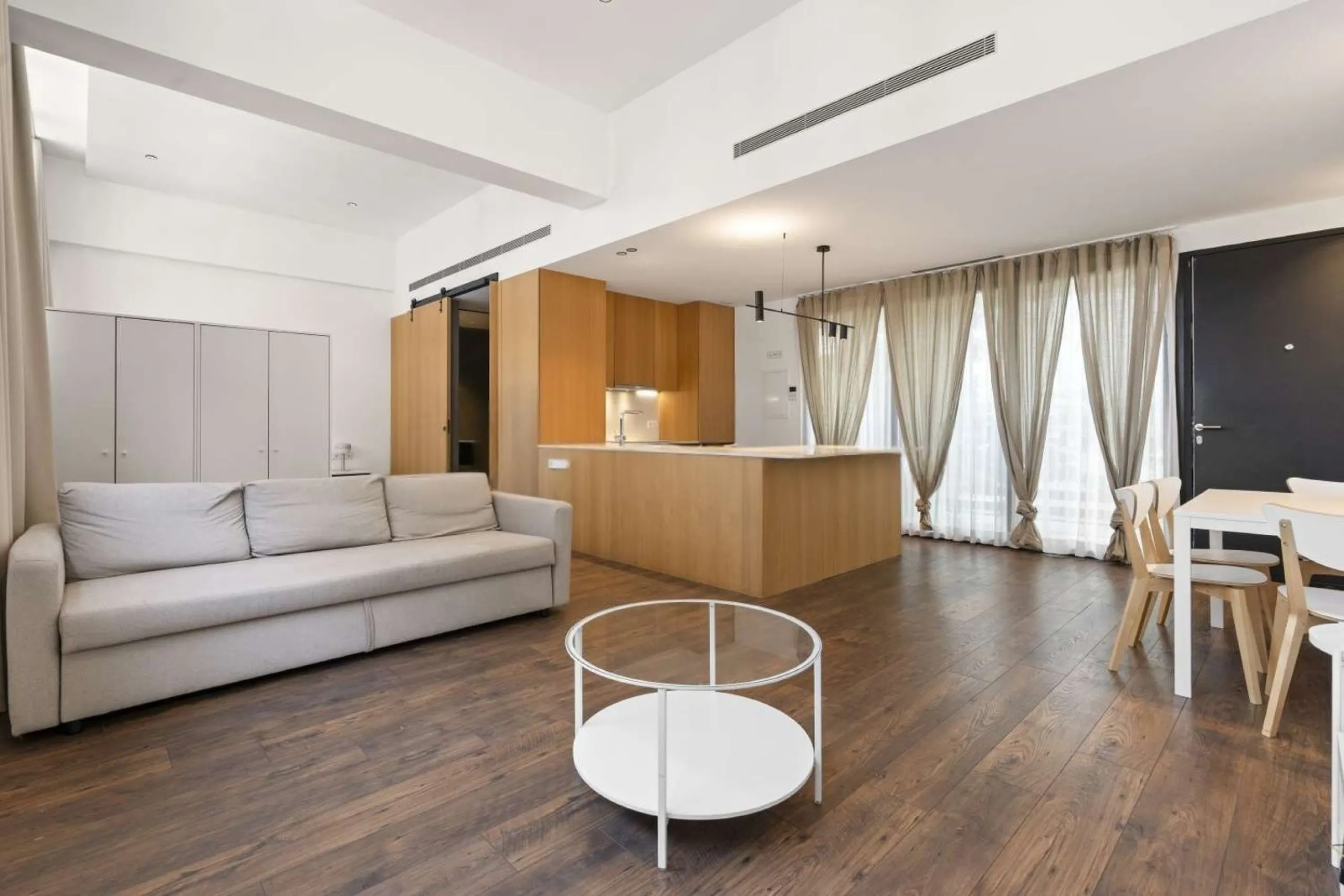 Industrial Loft with Private Rooftop Terrace in Poblenou, Barcelona