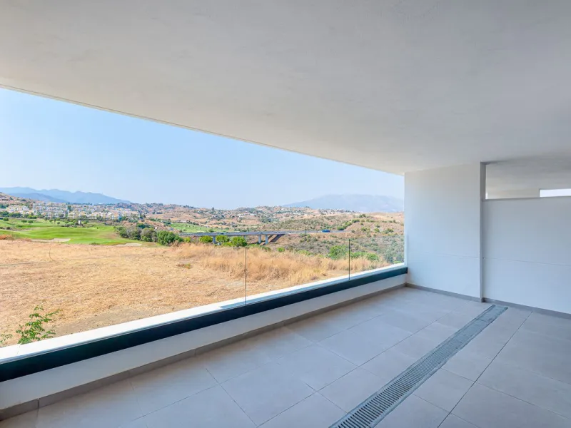 Modern newly build 2-bedroom apartment with golf & mountain Views