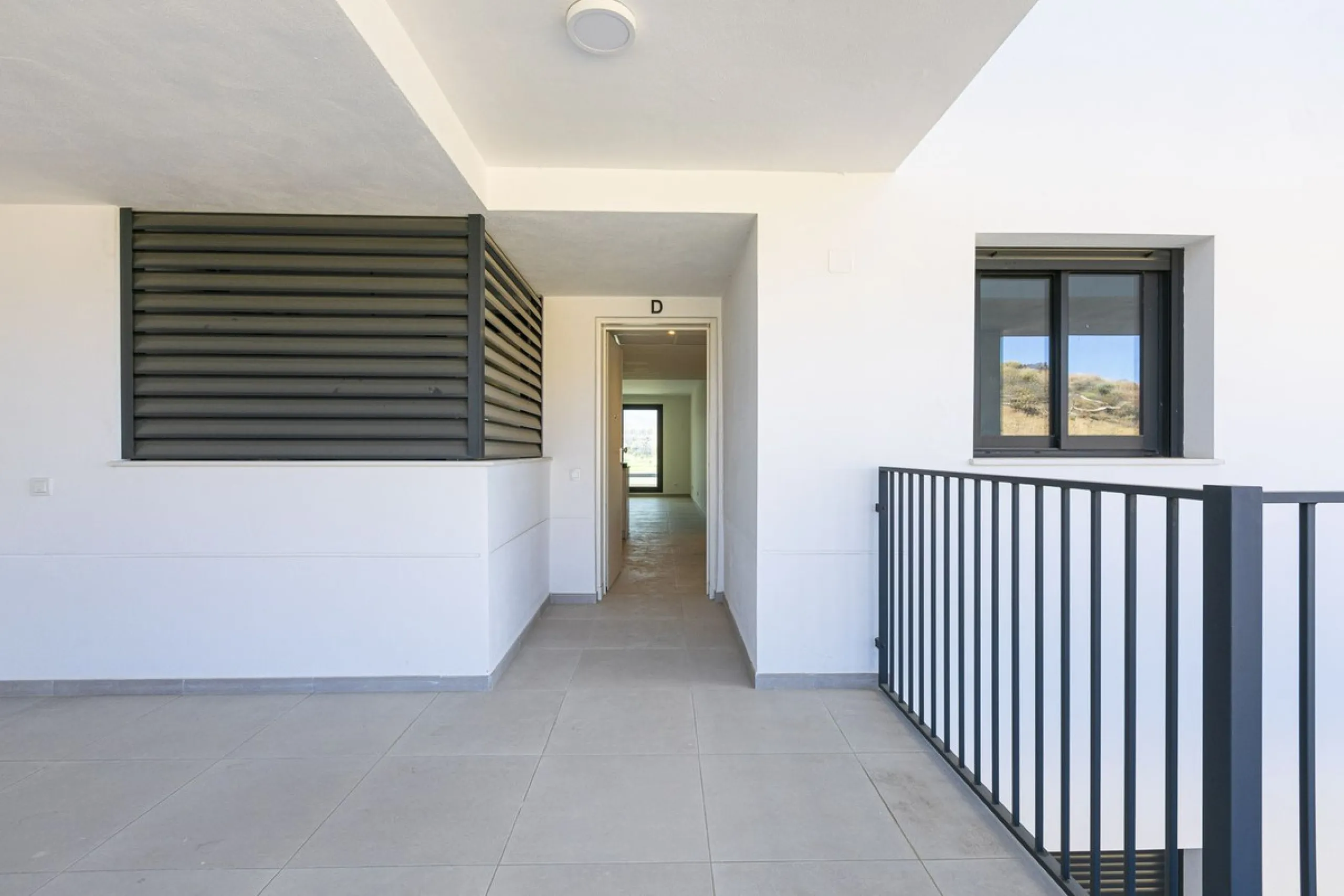 Modern newly build 2-bedroom apartment with golf & mountain Views