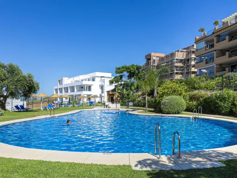 Modern newly build 2-bedroom apartment with golf & mountain Views