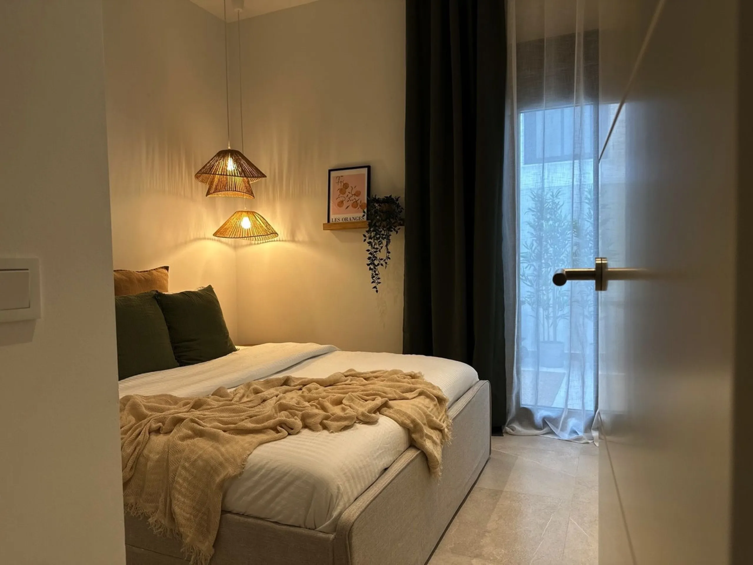 Brand New Fully Furnished 2-Bedroom Apartment in Puerto de Estepona – Just One Minute from the Beach!