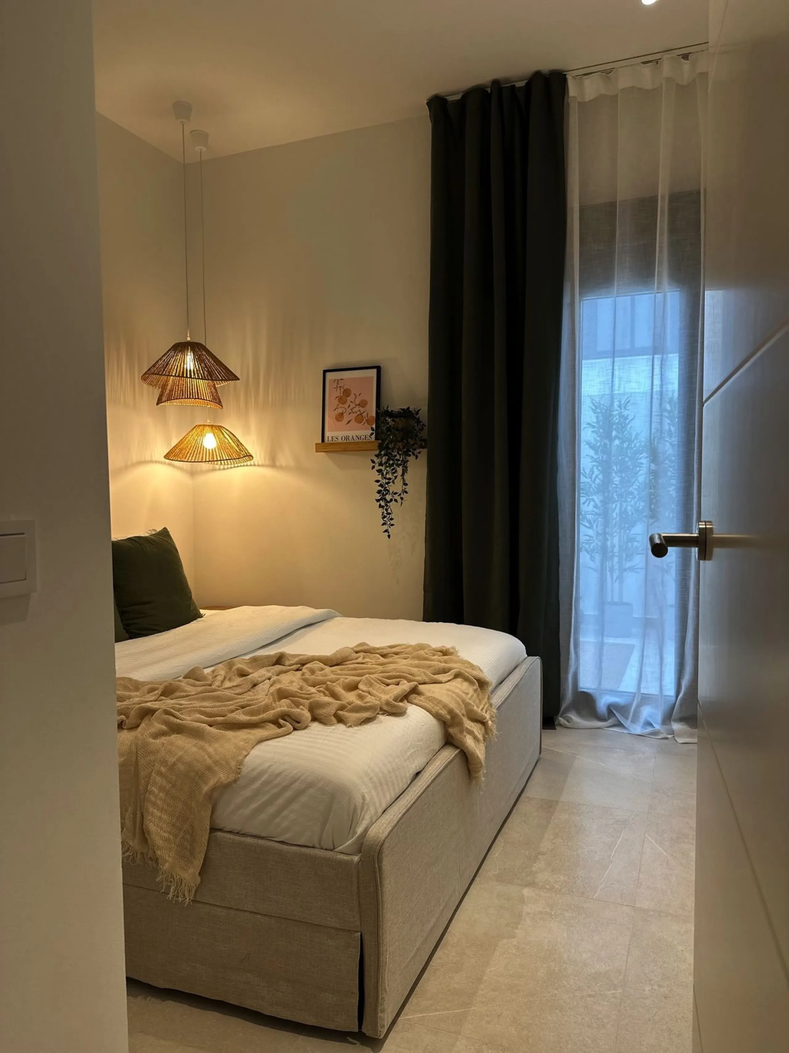 Brand New Fully Furnished 2-Bedroom Apartment in Puerto de Estepona – Just One Minute from the Beach!