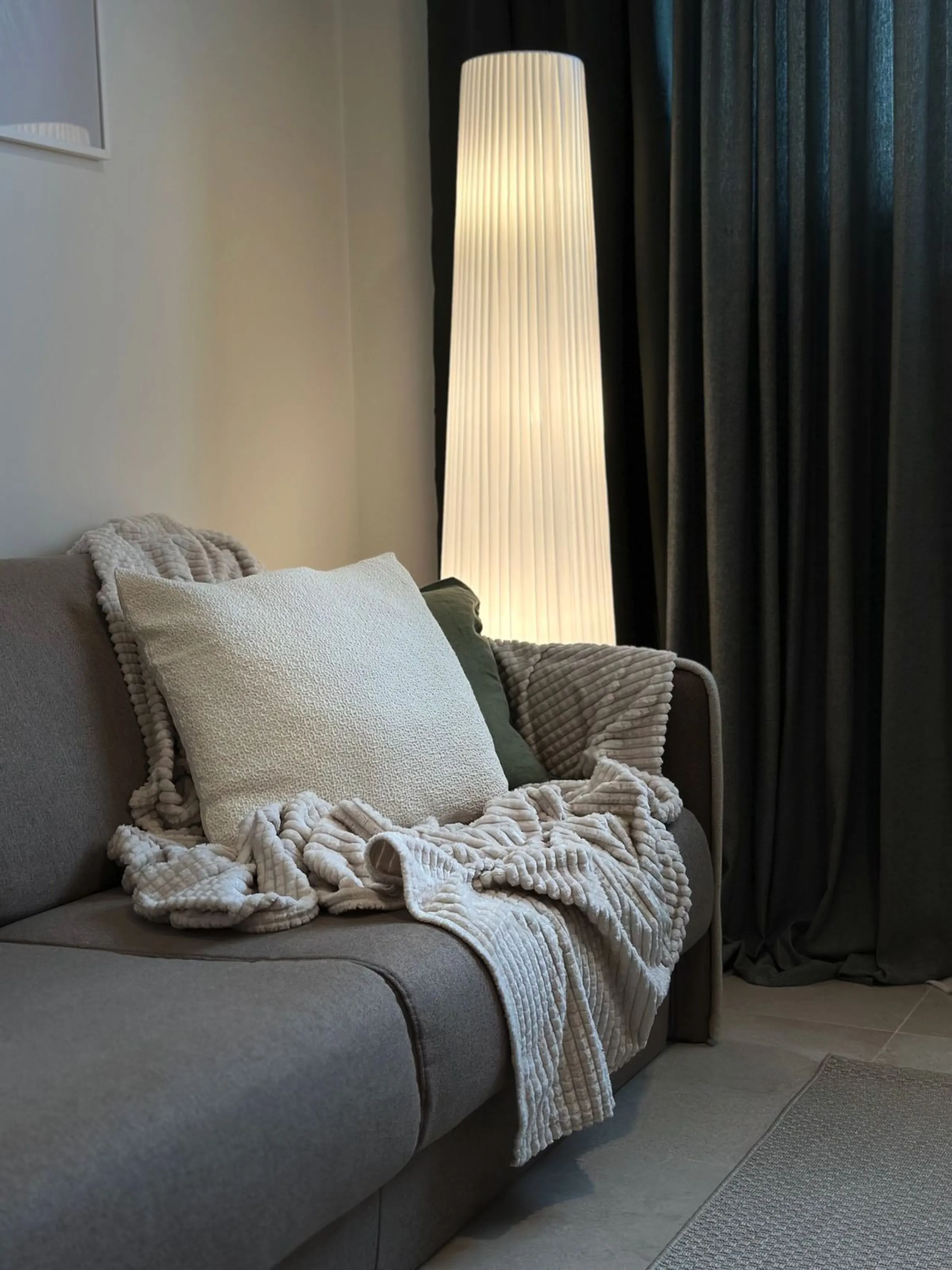 Brand New Fully Furnished 2-Bedroom Apartment in Puerto de Estepona – Just One Minute from the Beach!
