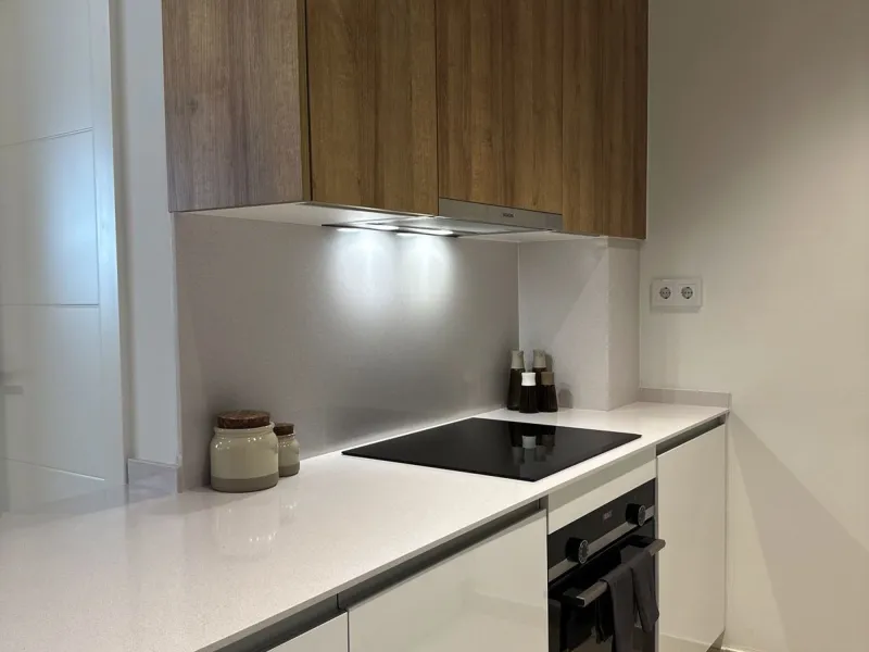 Brand New Fully Furnished 2-Bedroom Apartment in Puerto de Estepona – Just One Minute from the Beach!