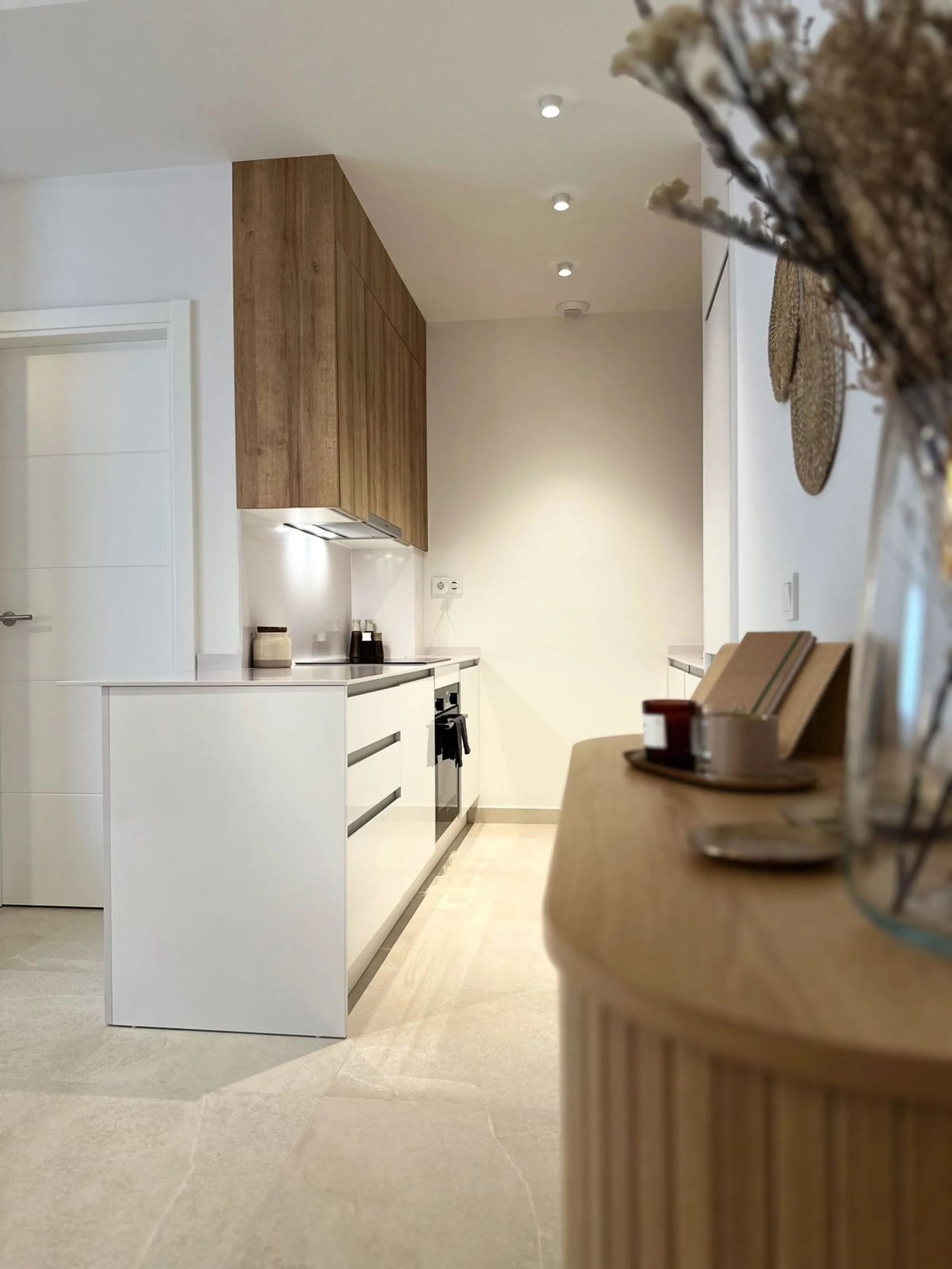 Brand New Fully Furnished 2-Bedroom Apartment in Puerto de Estepona – Just One Minute from the Beach!