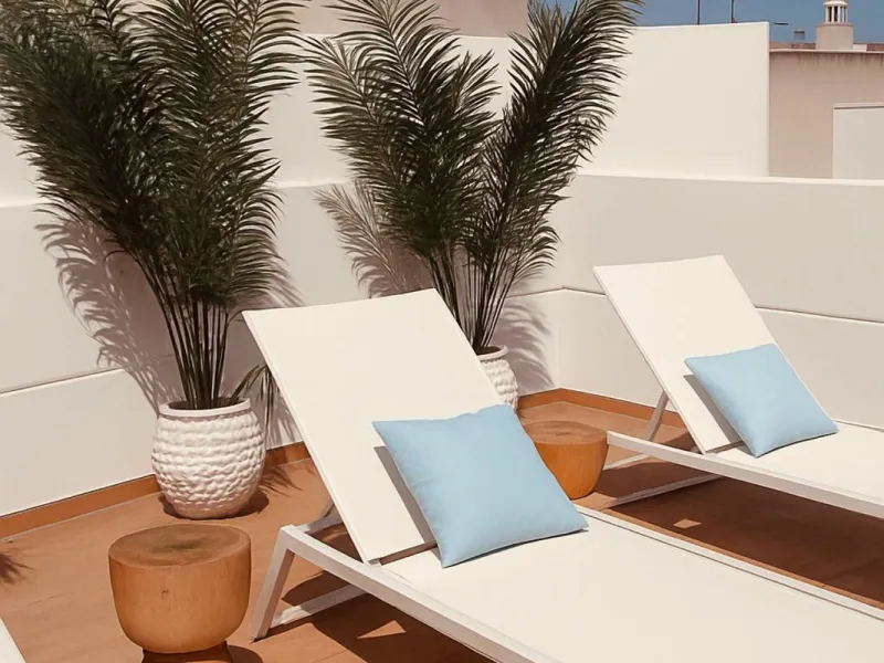 Brand New Fully Furnished 2-Bedroom Apartment in Puerto de Estepona – Just One Minute from the Beach!