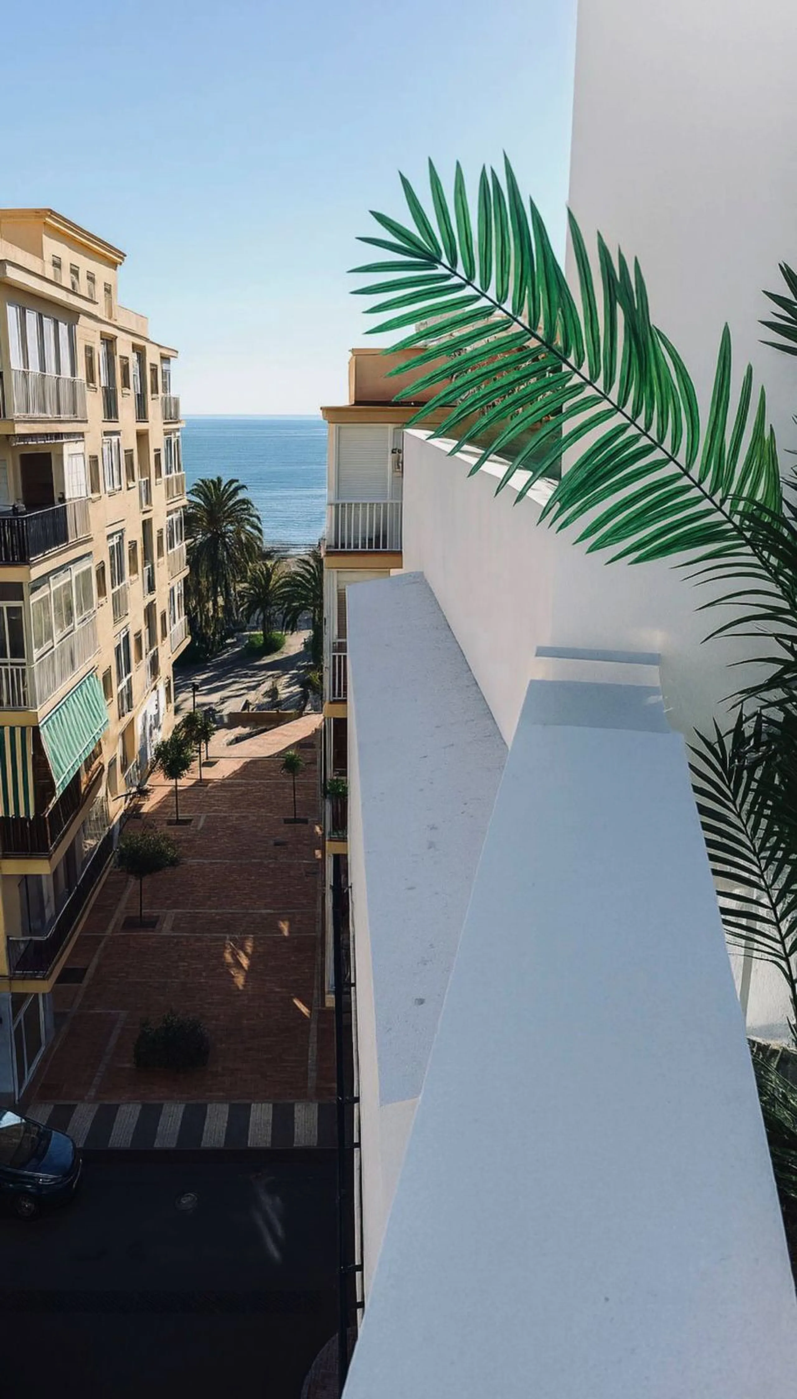 Brand New Fully Furnished 2-Bedroom Apartment in Puerto de Estepona – Just One Minute from the Beach!