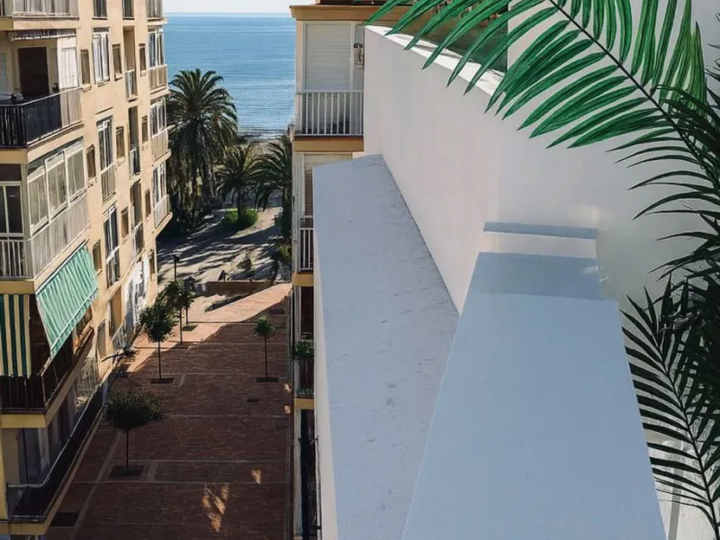 Brand New Fully Furnished 2-Bedroom Apartment in Puerto de Estepona – Just One Minute from the Beach!