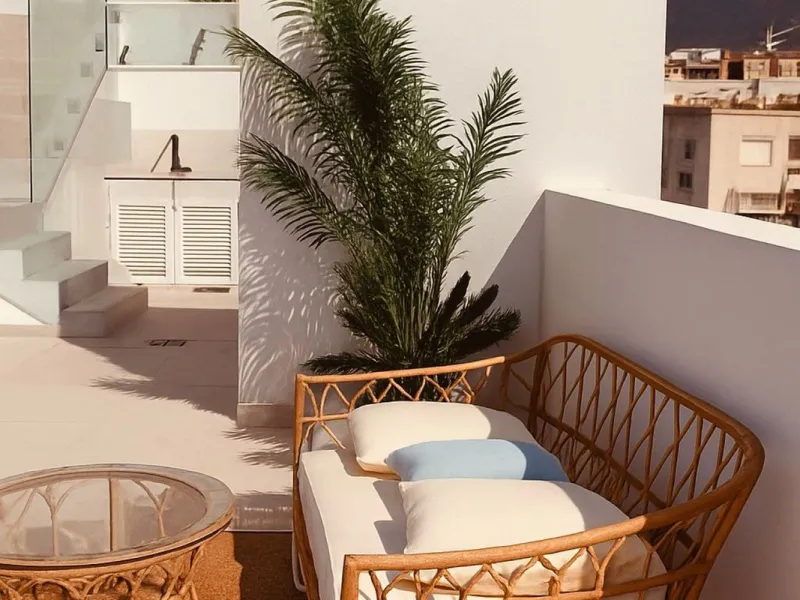 Brand New Fully Furnished 2-Bedroom Apartment in Puerto de Estepona – Just One Minute from the Beach!