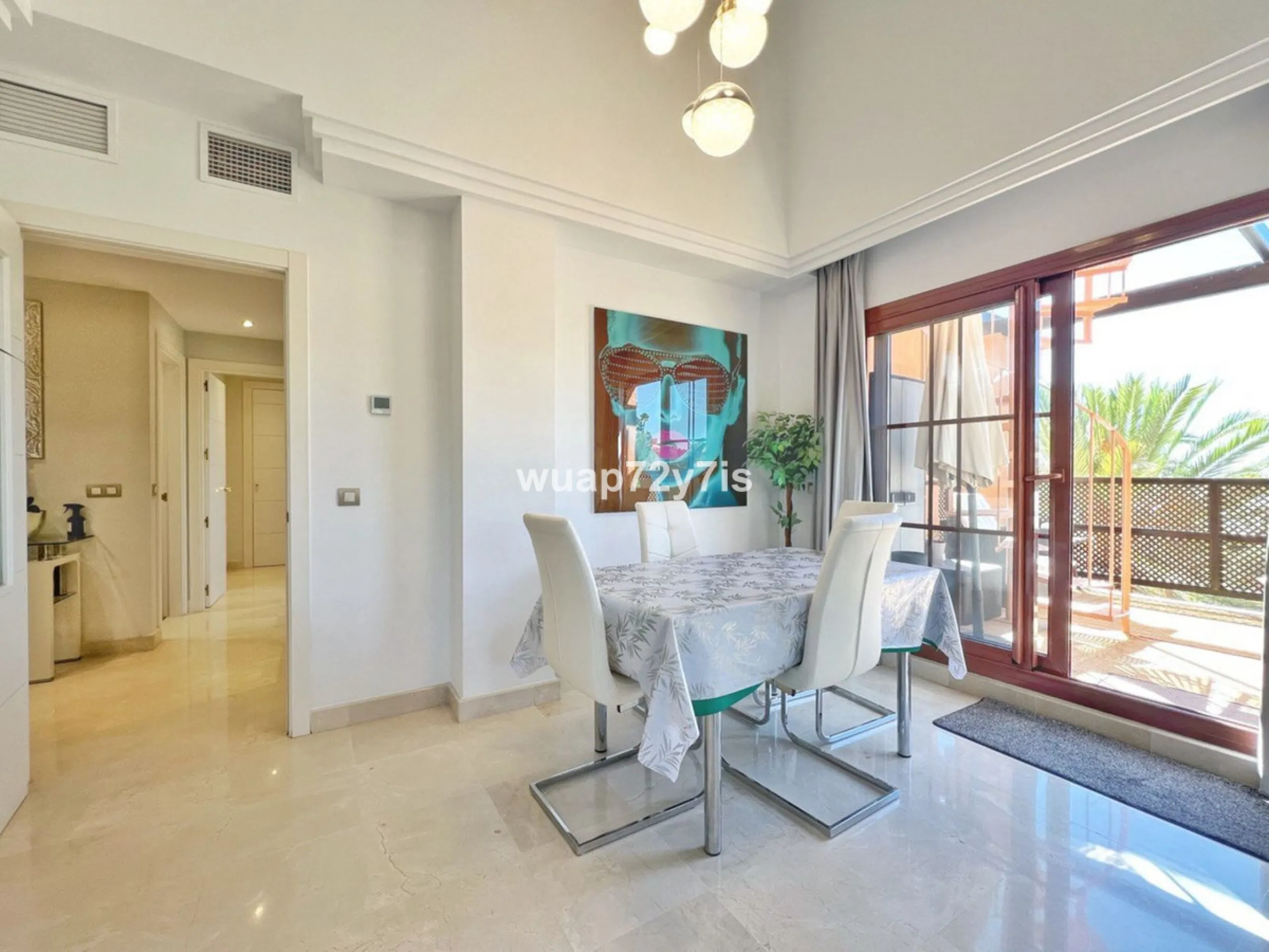 Apartment - Penthouse в продаже в Benahavís, Málaga. В доме 2 спален и 2 ванных комнат. Площадь дома 135 м²