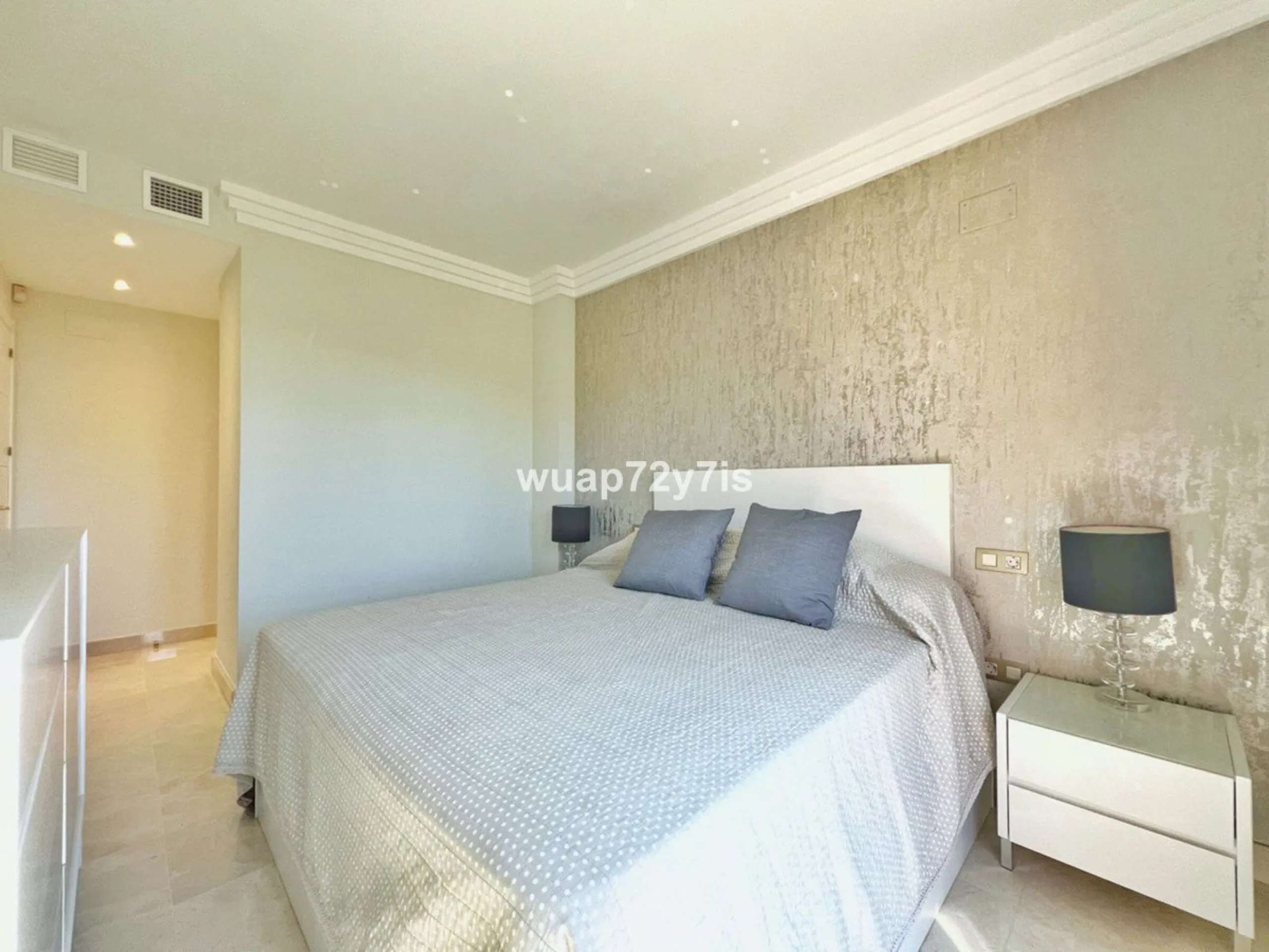 Apartment - Penthouse в продаже в Benahavís, Málaga. В доме 2 спален и 2 ванных комнат. Площадь дома 135 м²