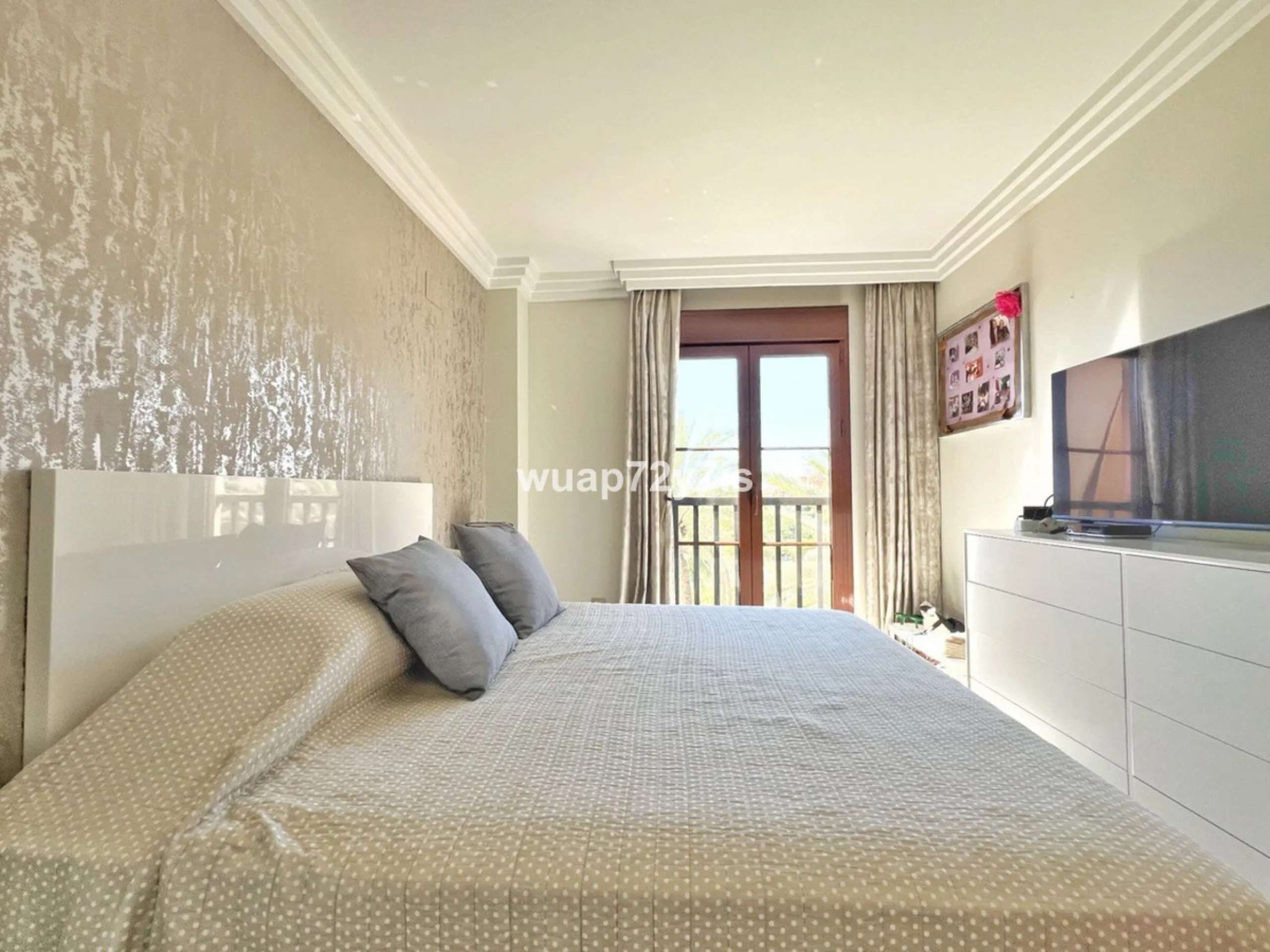 Apartment - Penthouse в продаже в Benahavís, Málaga. В доме 2 спален и 2 ванных комнат. Площадь дома 135 м²