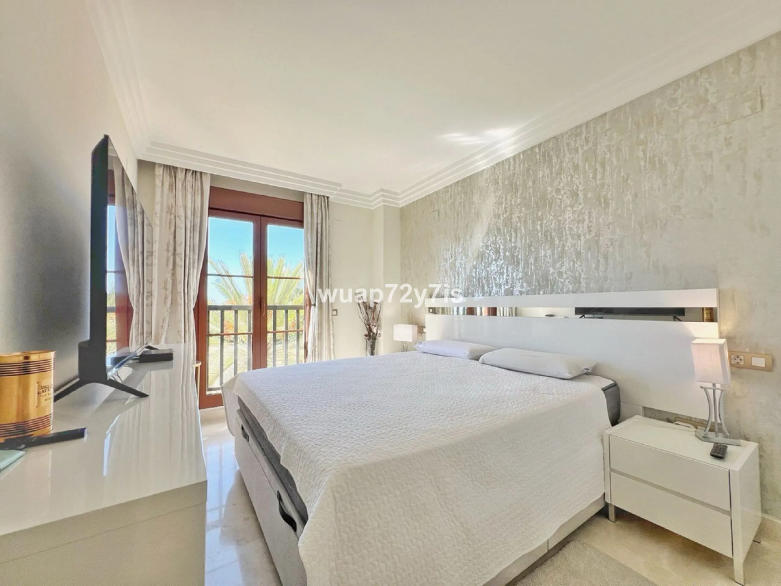 Apartment - Penthouse в продаже в Benahavís, Málaga. В доме 2 спален и 2 ванных комнат. Площадь дома 135 м²