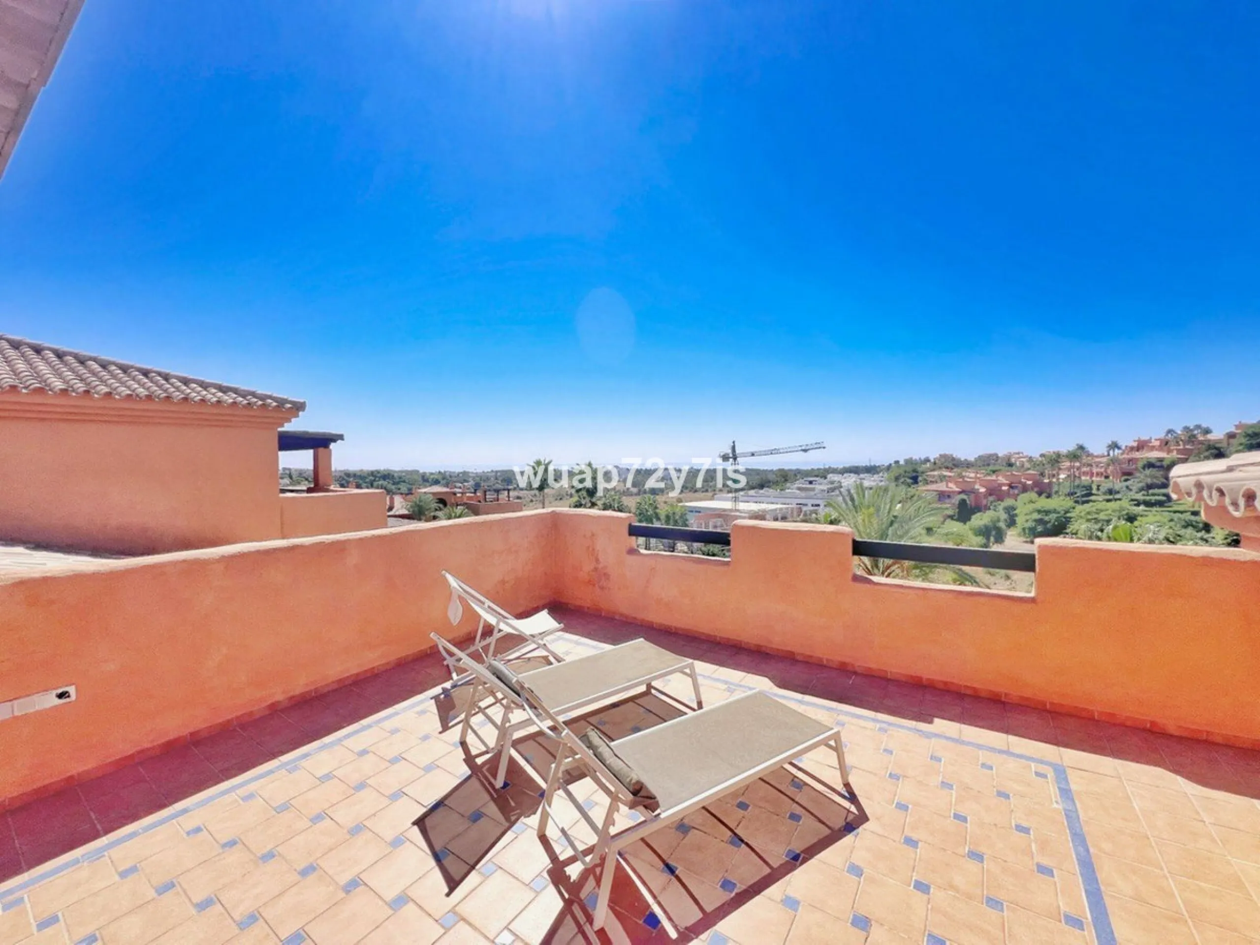 Apartment - Penthouse в продаже в Benahavís, Málaga. В доме 2 спален и 2 ванных комнат. Площадь дома 135 м²