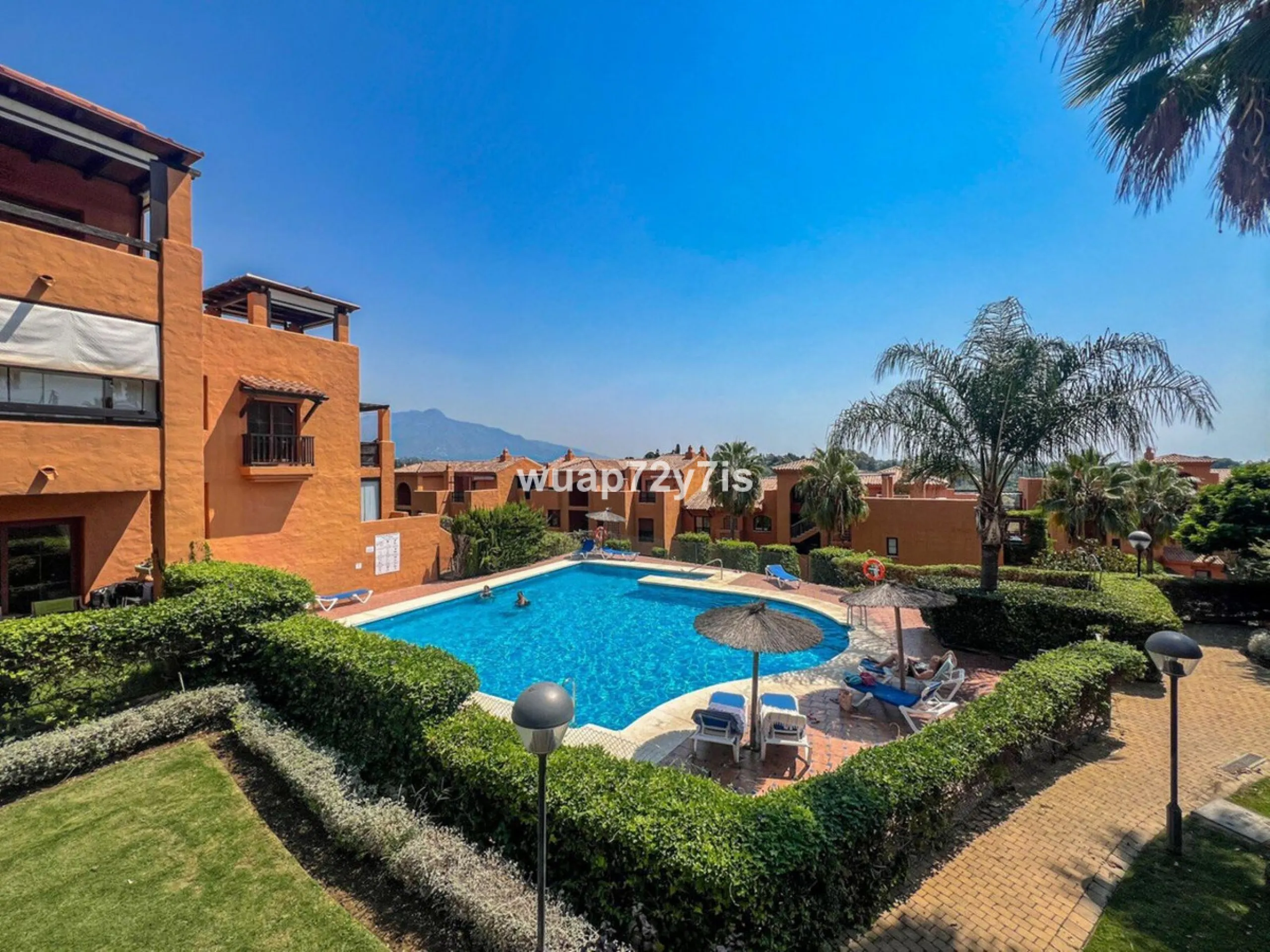 Apartment - Penthouse в продаже в Benahavís, Málaga. В доме 2 спален и 2 ванных комнат. Площадь дома 135 м²