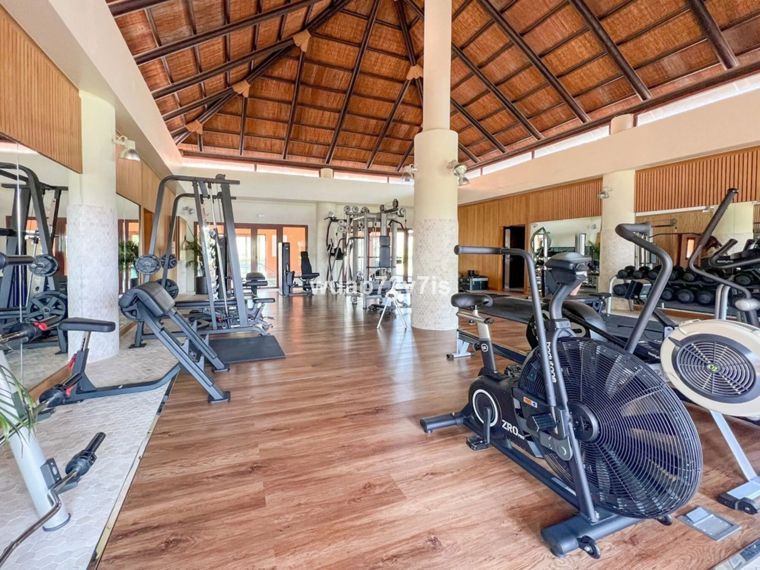 Apartment - Penthouse в продаже в Benahavís, Málaga. В доме 2 спален и 2 ванных комнат. Площадь дома 135 м²