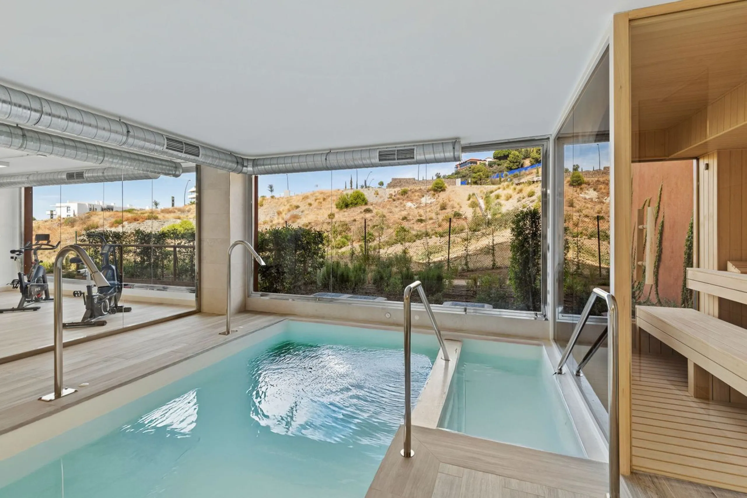 Private residence in Aura Higuerón — space, exclusivity and real quality
