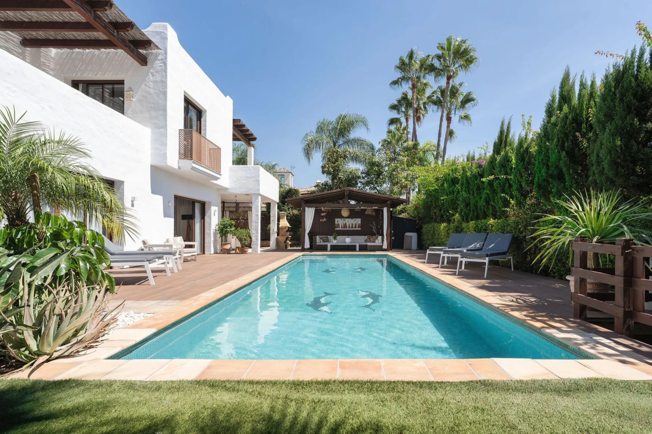 Welcome to this charming beachside villa with private pool in San Pedro!