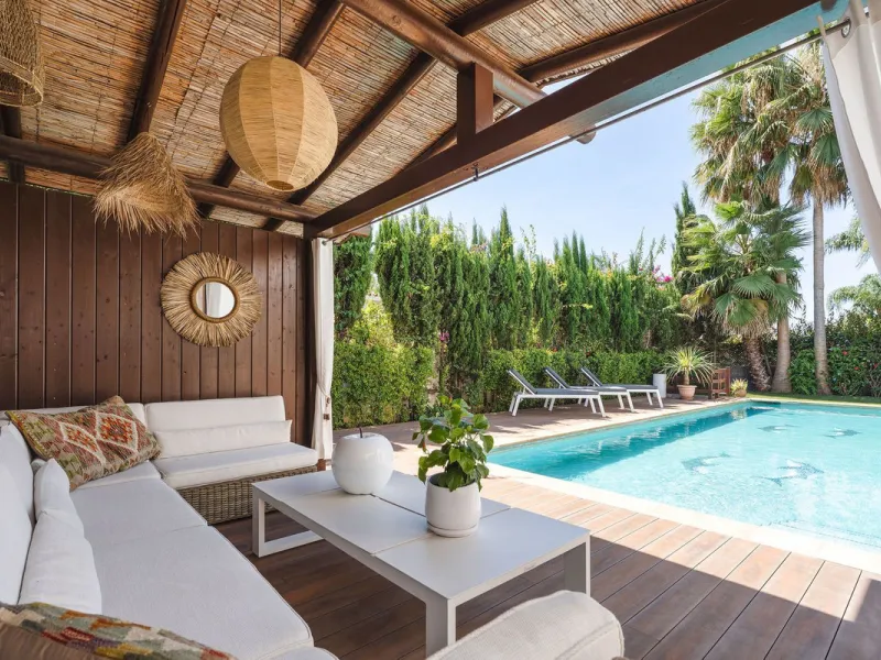 Welcome to this charming beachside villa with private pool in San Pedro!