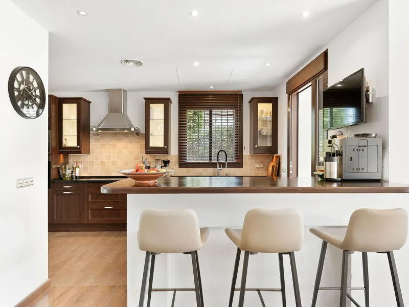 Welcome to this charming beachside villa with private pool in San Pedro!