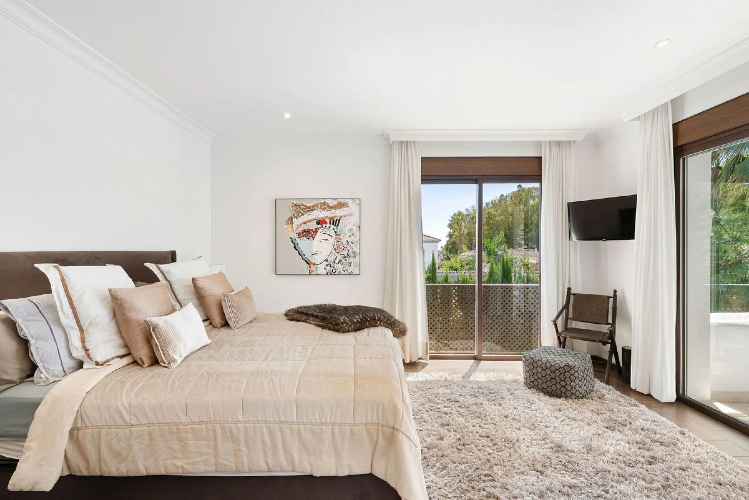 Welcome to this charming beachside villa with private pool in San Pedro!