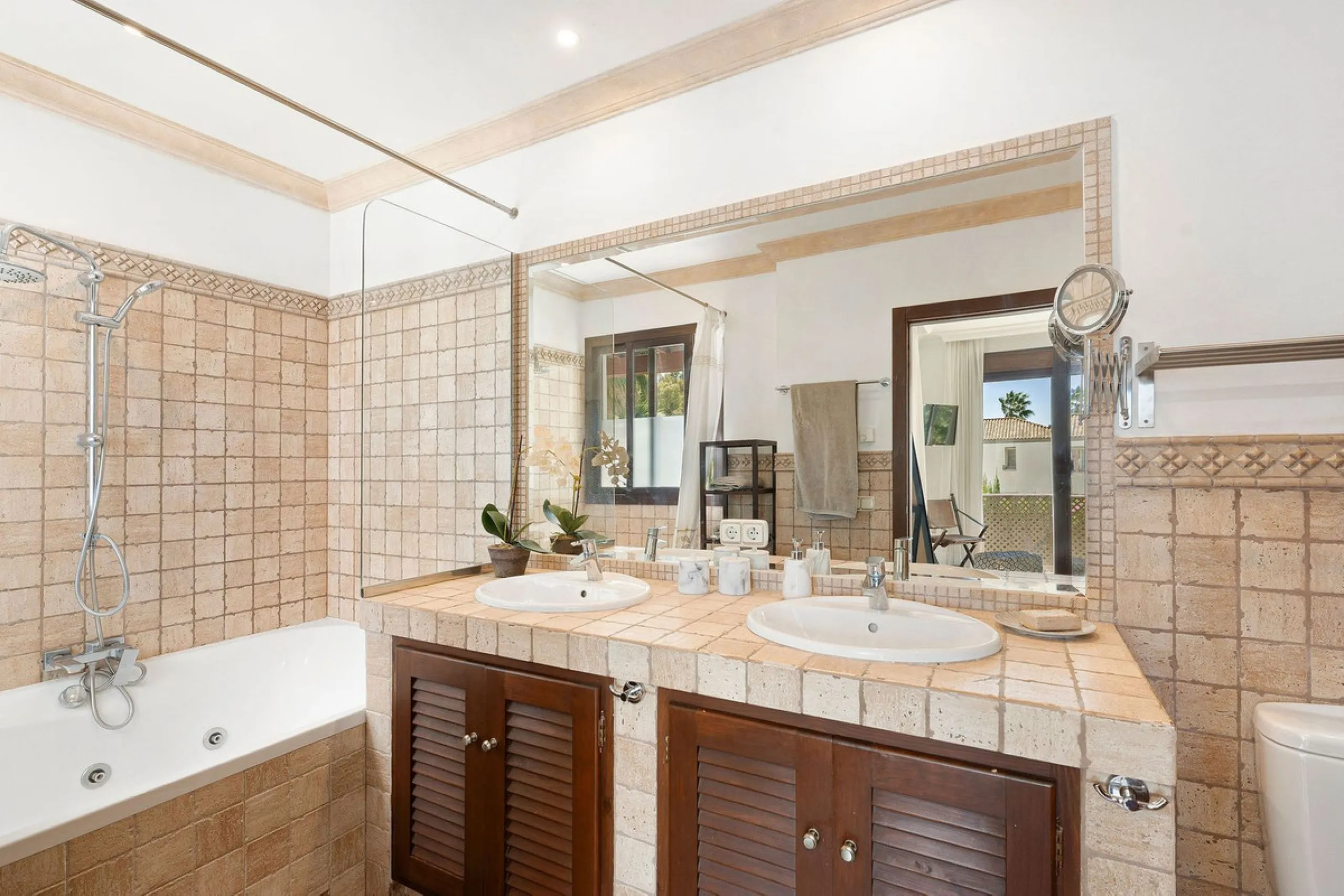 Welcome to this charming beachside villa with private pool in San Pedro!