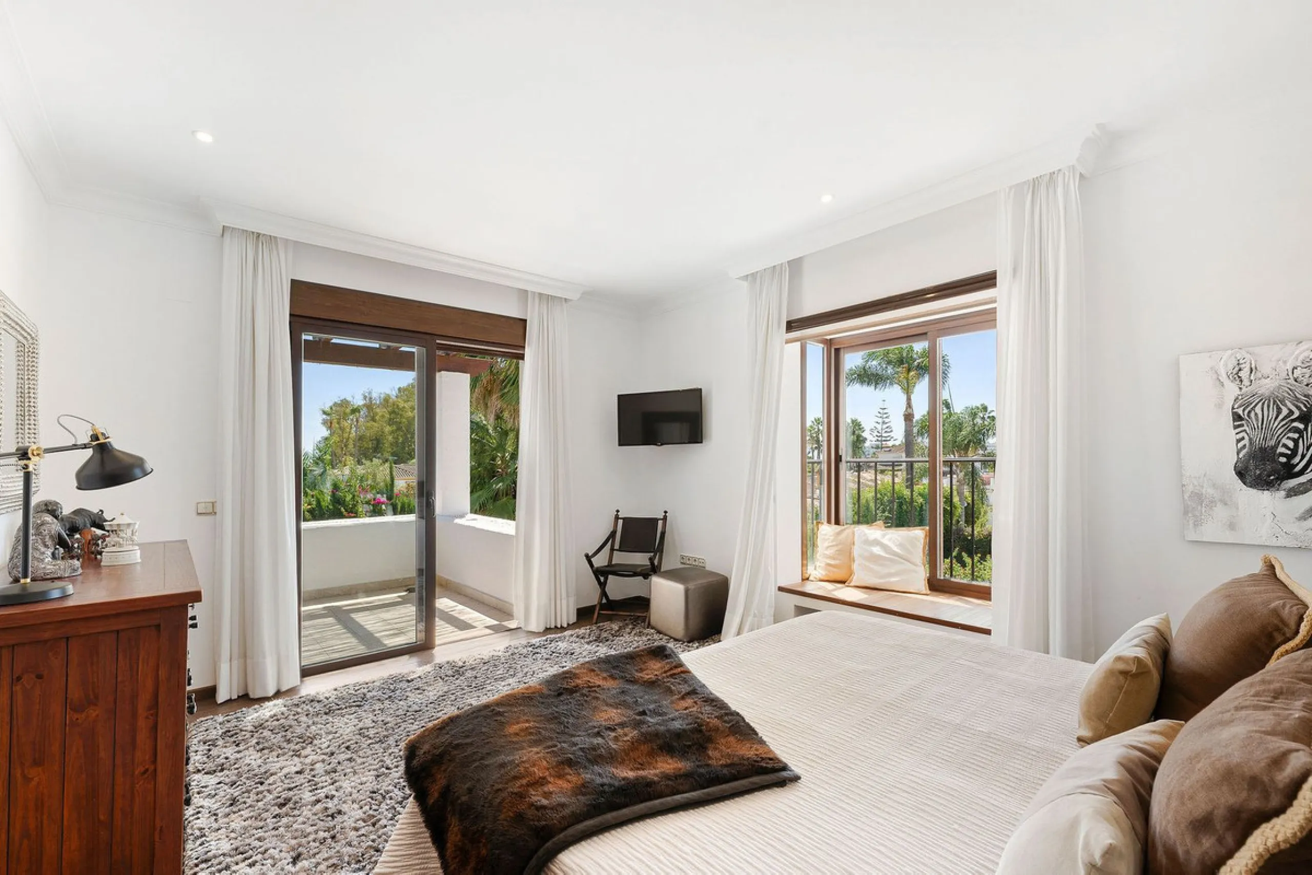 Welcome to this charming beachside villa with private pool in San Pedro!