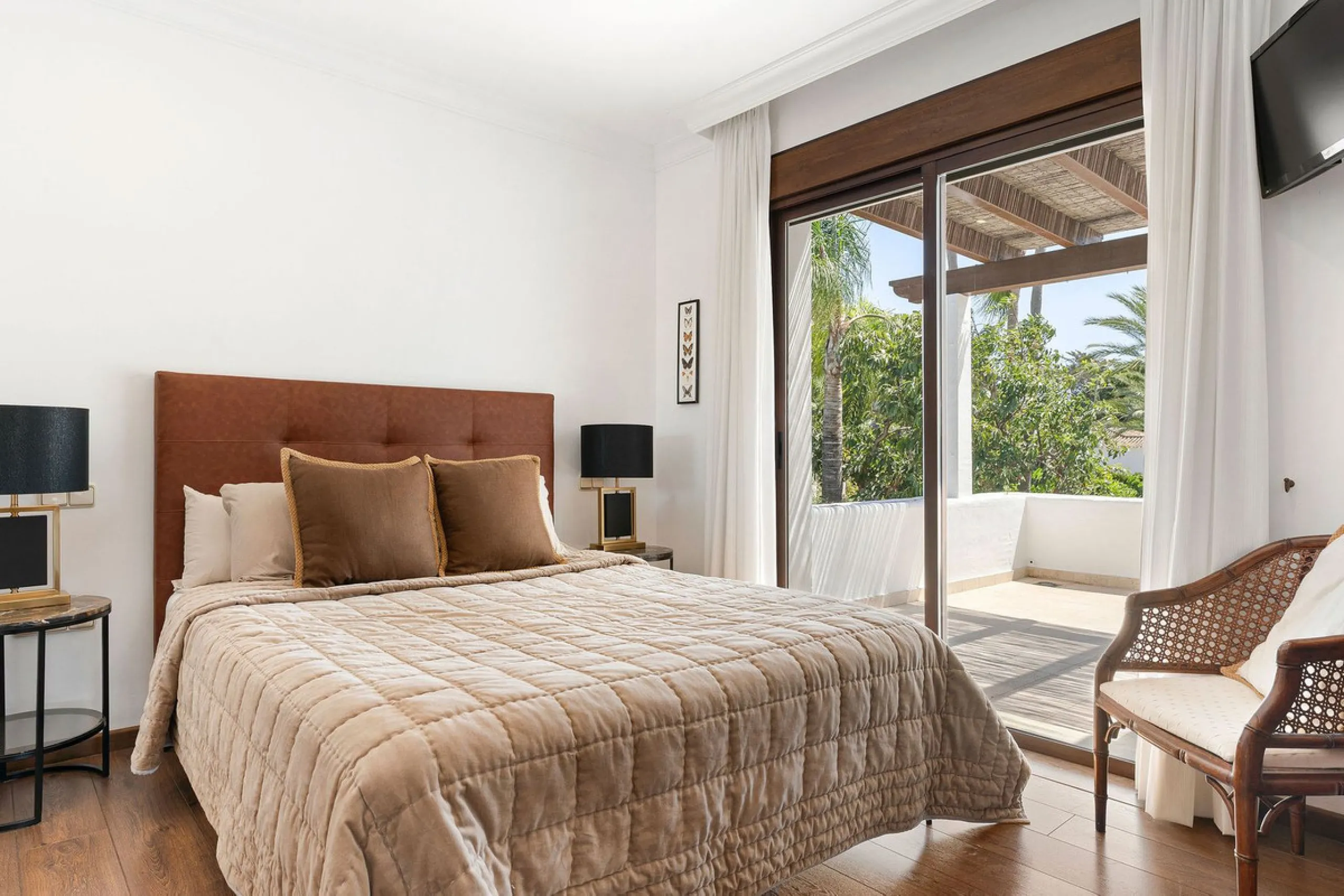 Welcome to this charming beachside villa with private pool in San Pedro!